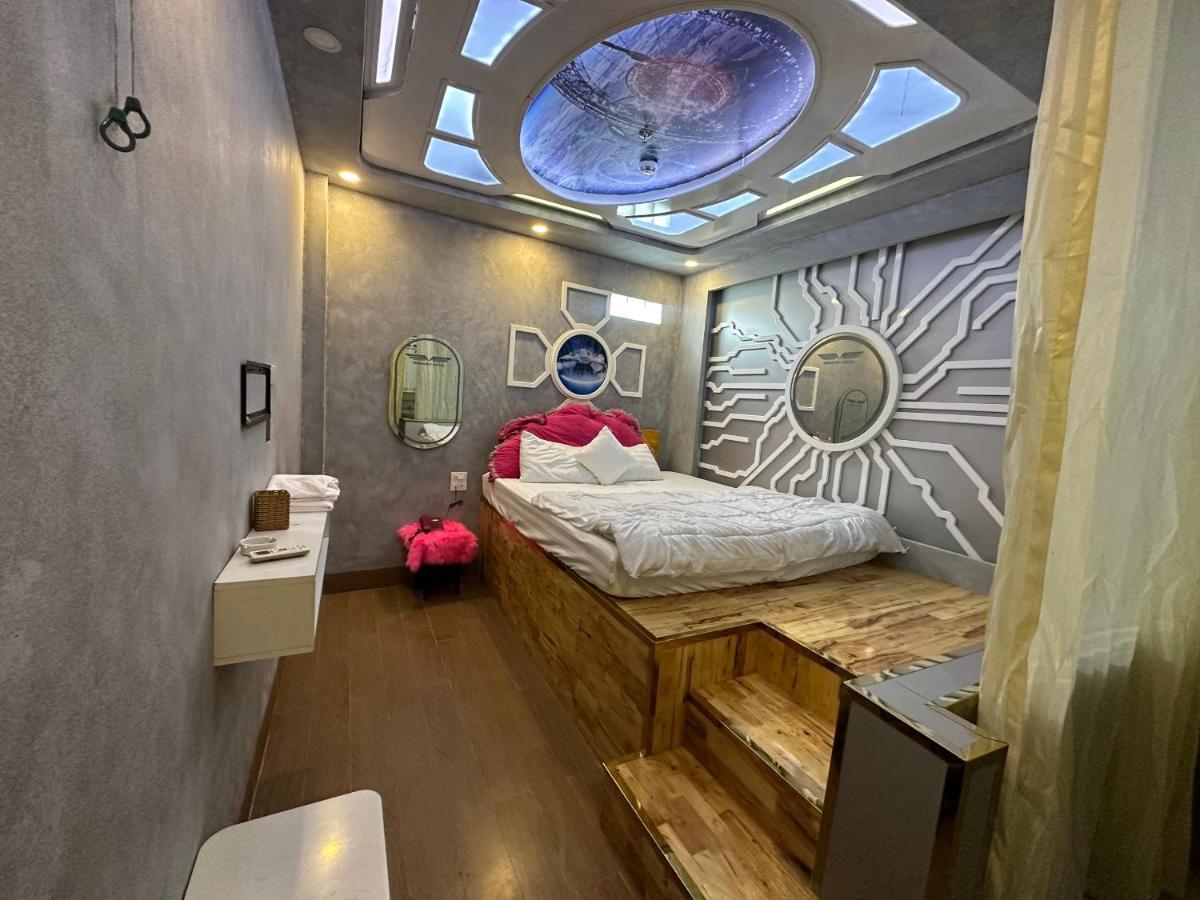 Hotel Khach San Tinh Yeu Thành Pho Ho Chí Minh Esterno foto
